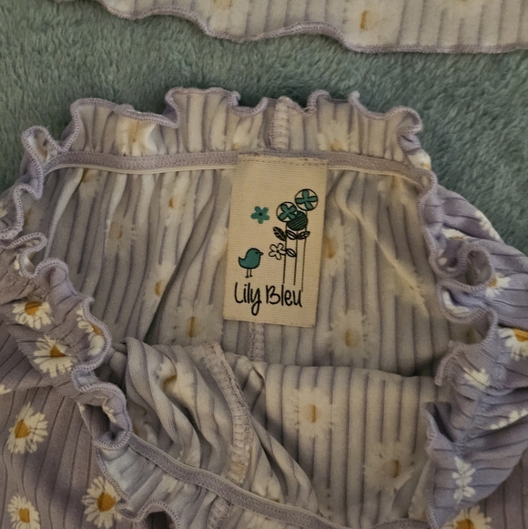 Lily Bleu Purple and White Daisy Matching Set - Picture 14 of 15